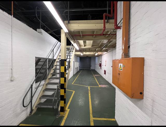 250M² FACTORY TO LET IN BELLVILLE SOUTH